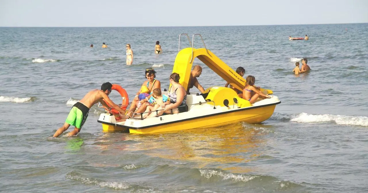 Villette Astoria Llido Degli Estensi Italia